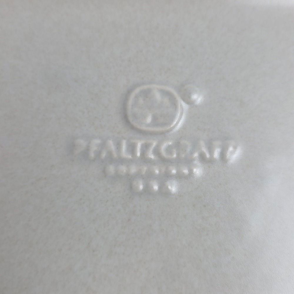 Pfaltzgraff Yorktowne Bread Tray 'A Joyous Heart Makes Loaves‎ Taste Better' - Picture 8 of 8